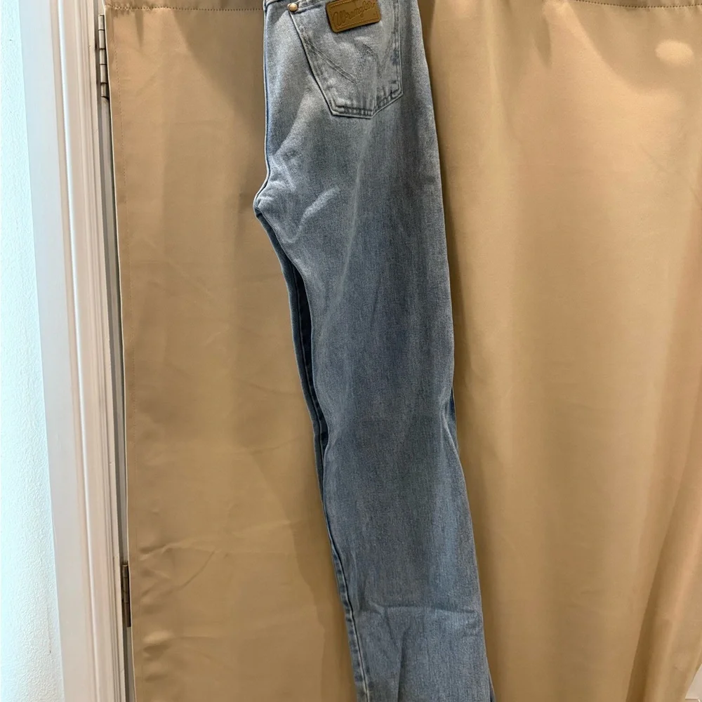 Wrangler Light Blue Relaxed Fit Men’s Jeans